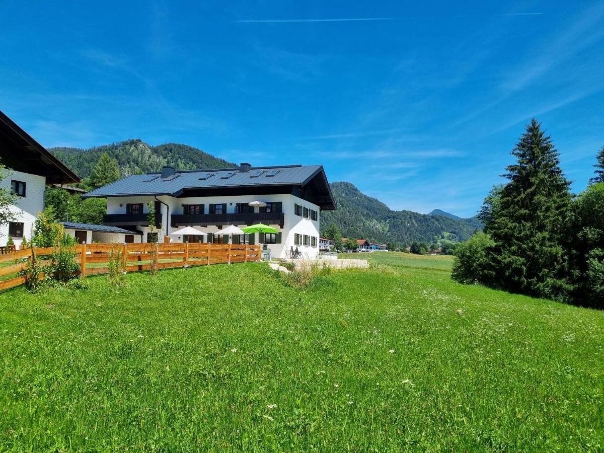 Zollhaus 65 *